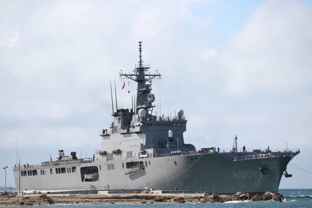 海上自衛輸送艦「おおすみ」の任務完了報告
