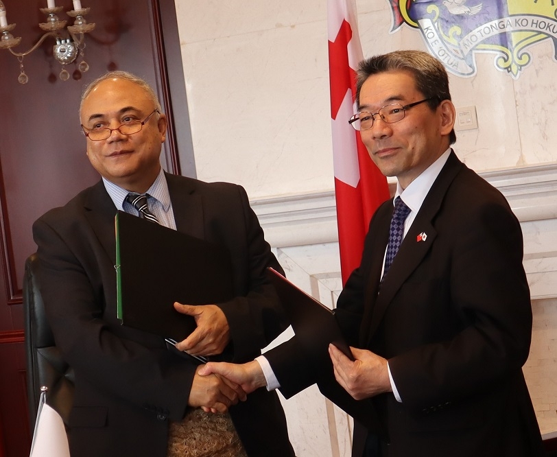 shakehands